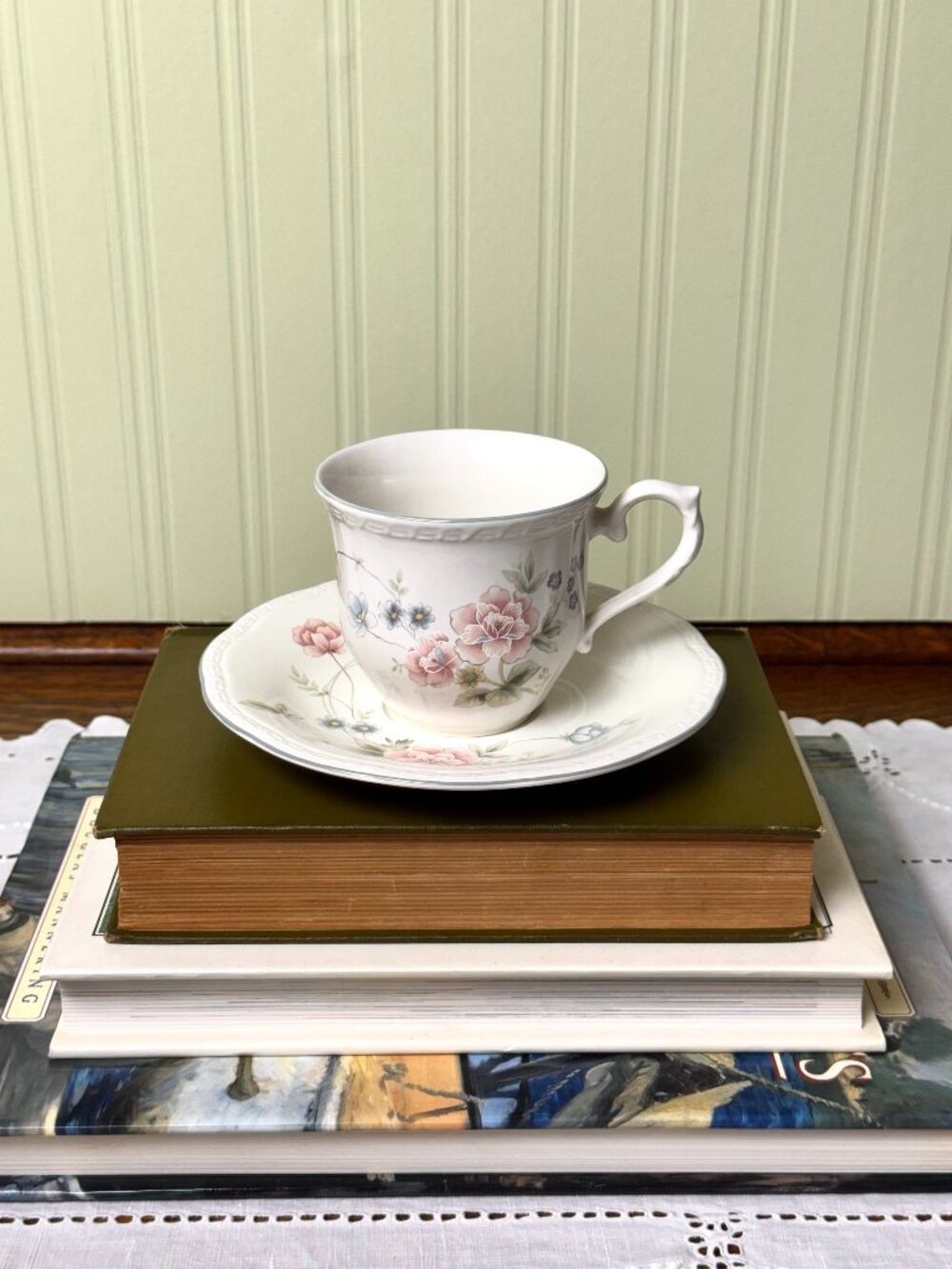Vtg Mikasa Gardena Tea Cup & Saucer Mug Floral Pastel Dinner at Eight DB010